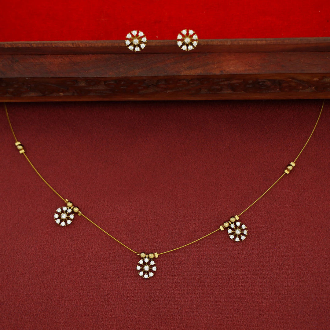 Sravana Tri Flower Golden Ball String Neckpiece With Stud