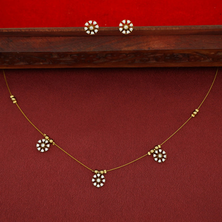 Sravana Tri Flower Golden Ball String Neckpiece With Stud
