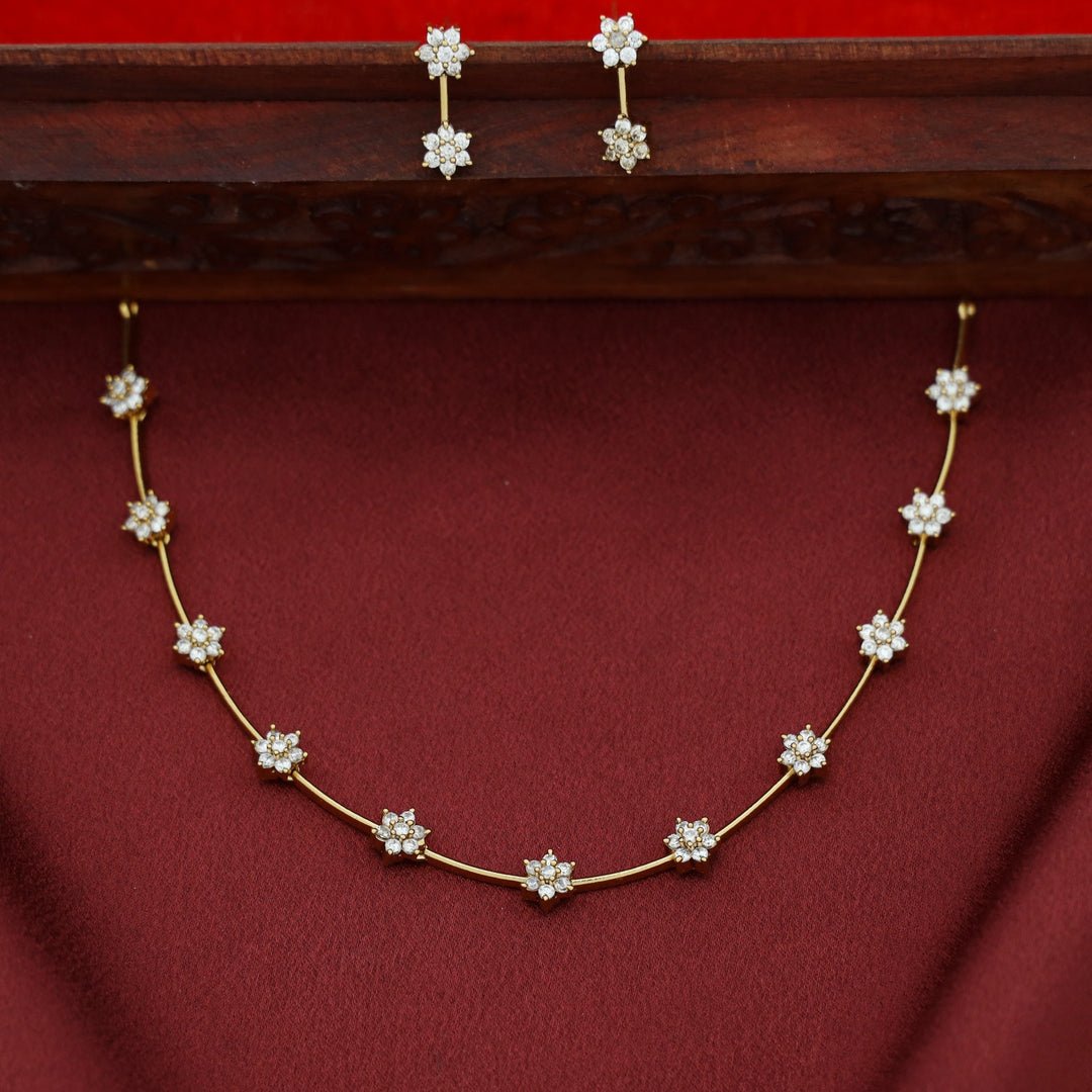 Sayali Stiff Short Neckpiece With Earring