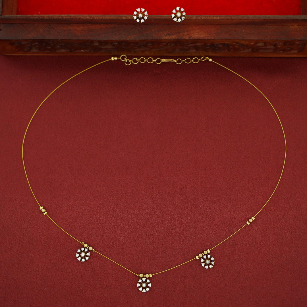 Sravana Tri Flower Golden Ball String Neckpiece With Stud