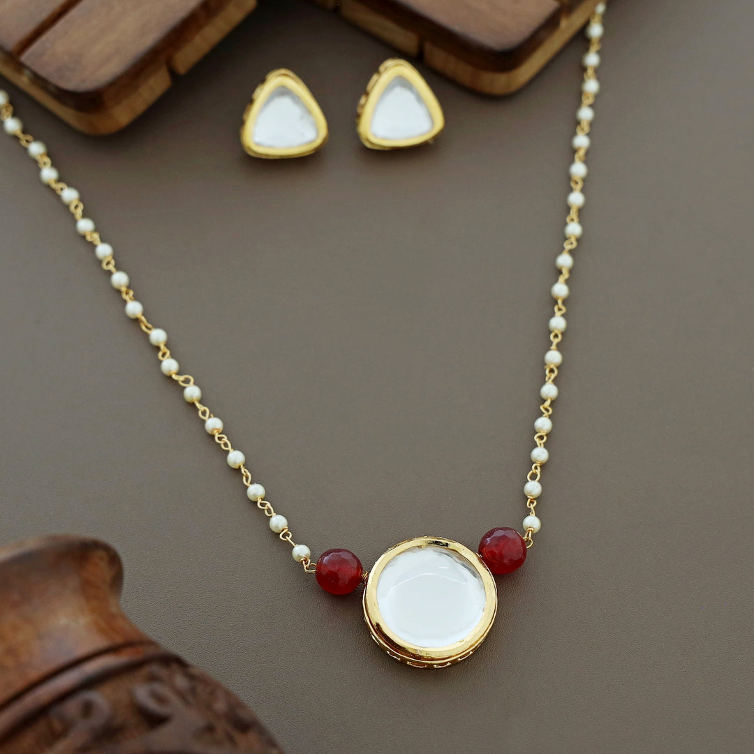 Sheethal Kundan Short Neckpiece / Choker With Earring
