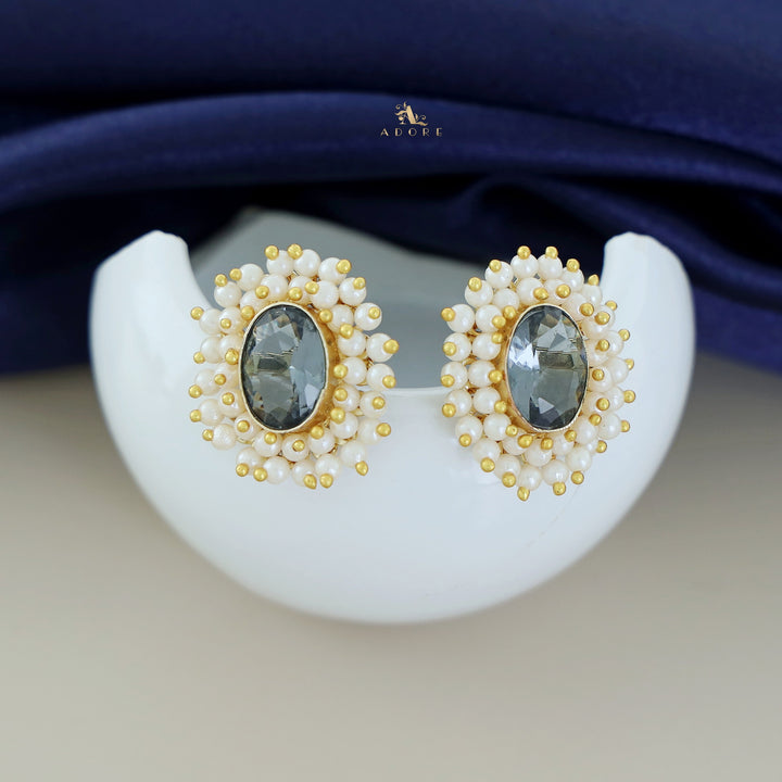 Ahelia Glossy Oval Cluster Pearl Earring