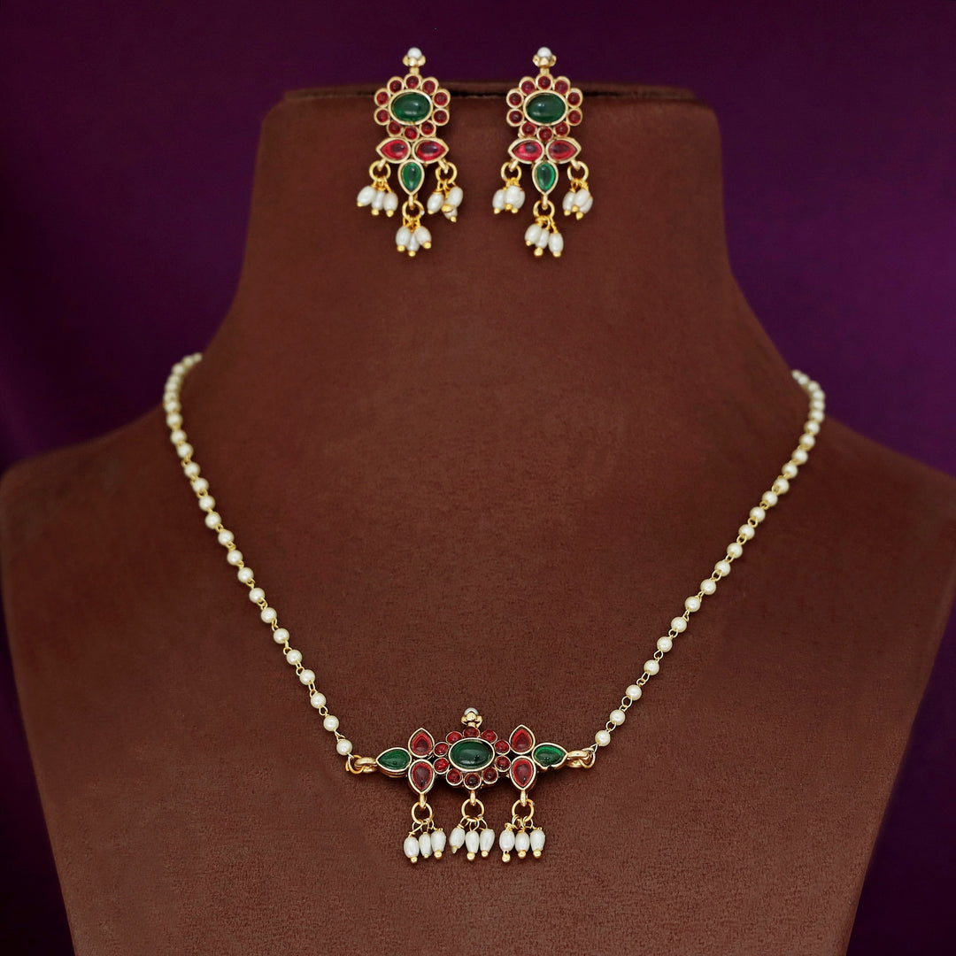 Binaisha Floral Pearl Neckpiece With Earring
