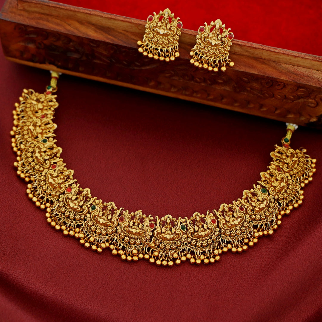 Pavithra Lakshmi Short Neckpiece With Earring