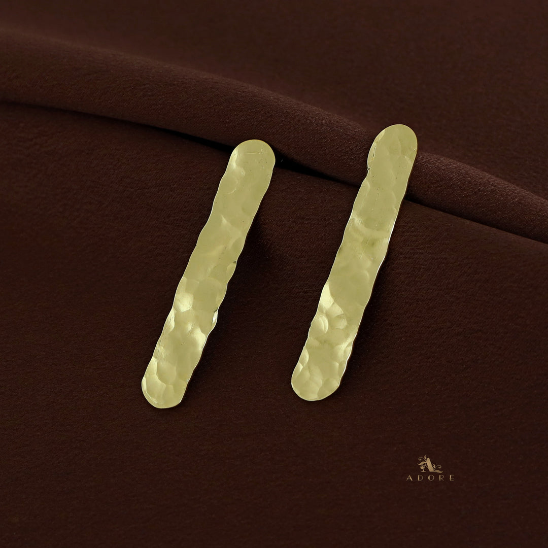 Kiyana Golden Textured Earring