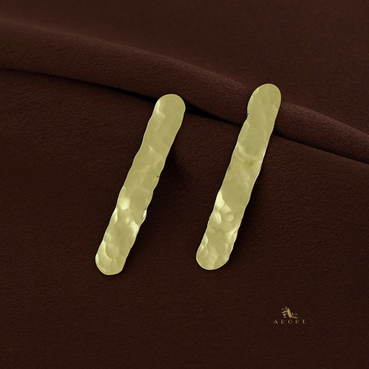 Kiyana Golden Textured Earring