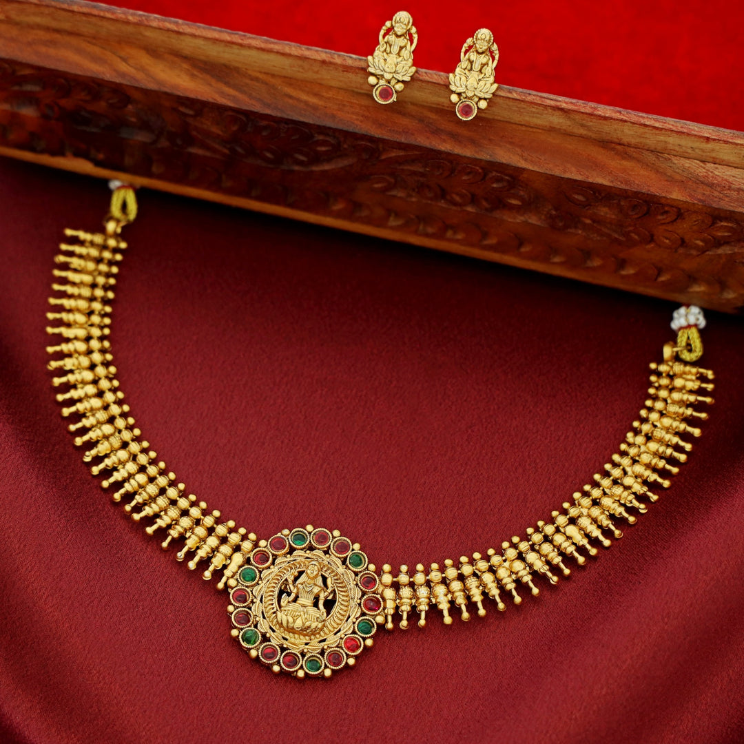 Joshita Devi Short Neckpiece With Earring