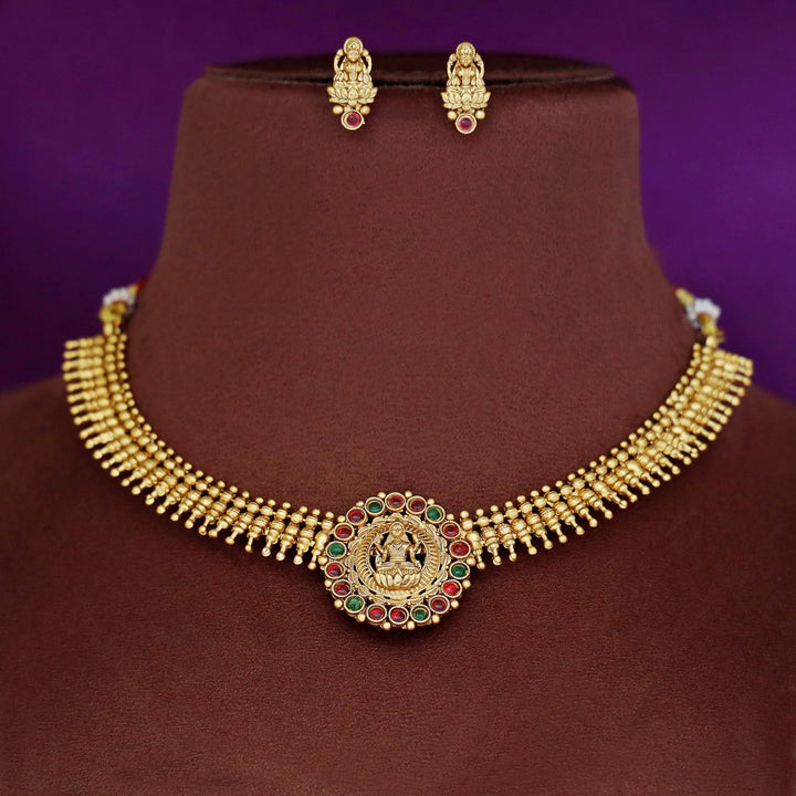 Joshita Devi Short Neckpiece With Earring