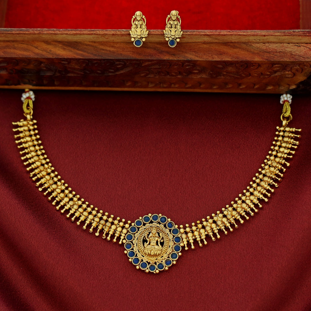 Joshita Devi Short Neckpiece With Earring