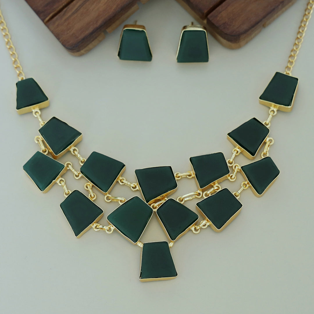 Ziya Raw Stone Neckpiece With Stud
