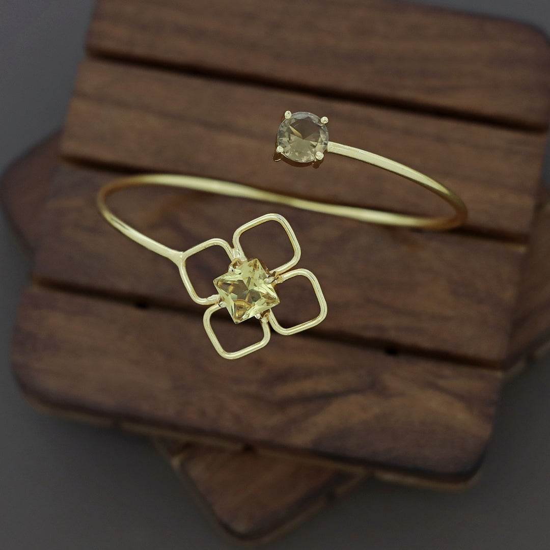 Dione Glossy Square Round Claw Bangle