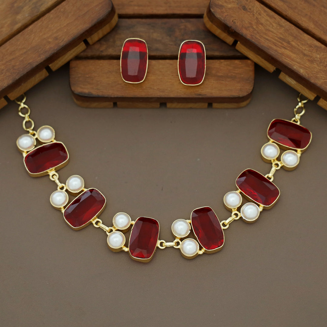 Shiya Glossy Rectangle Pearl Choker / Short Neckpiece With Stud