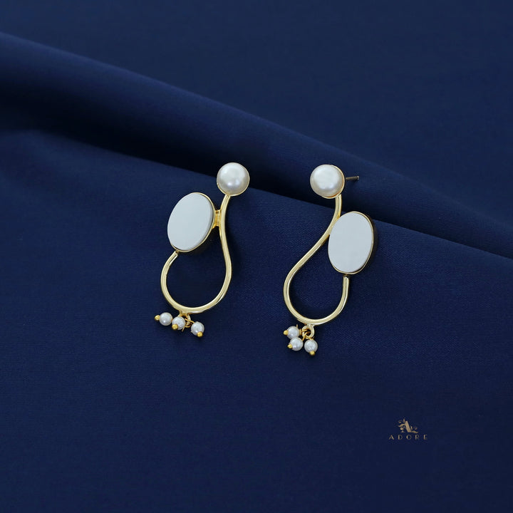 Alani Pearl Oval Earring (Dyed Stone)