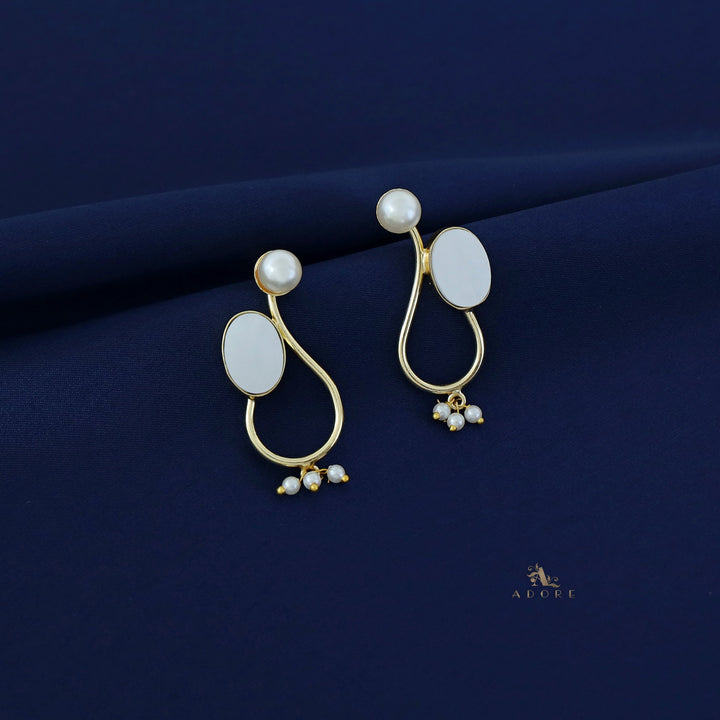 Alani Pearl Oval Earring (Dyed Stone)