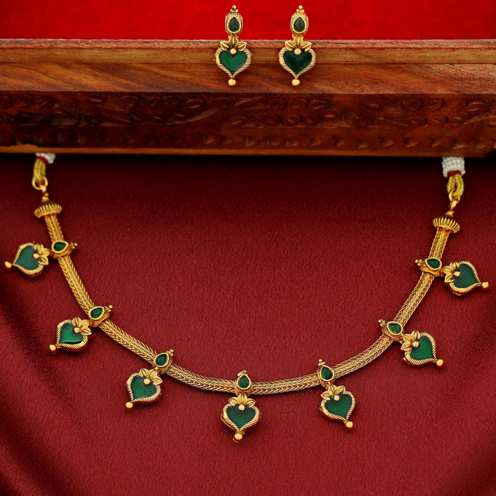 Ishanvi Palakka Short Neckpiece With Earring