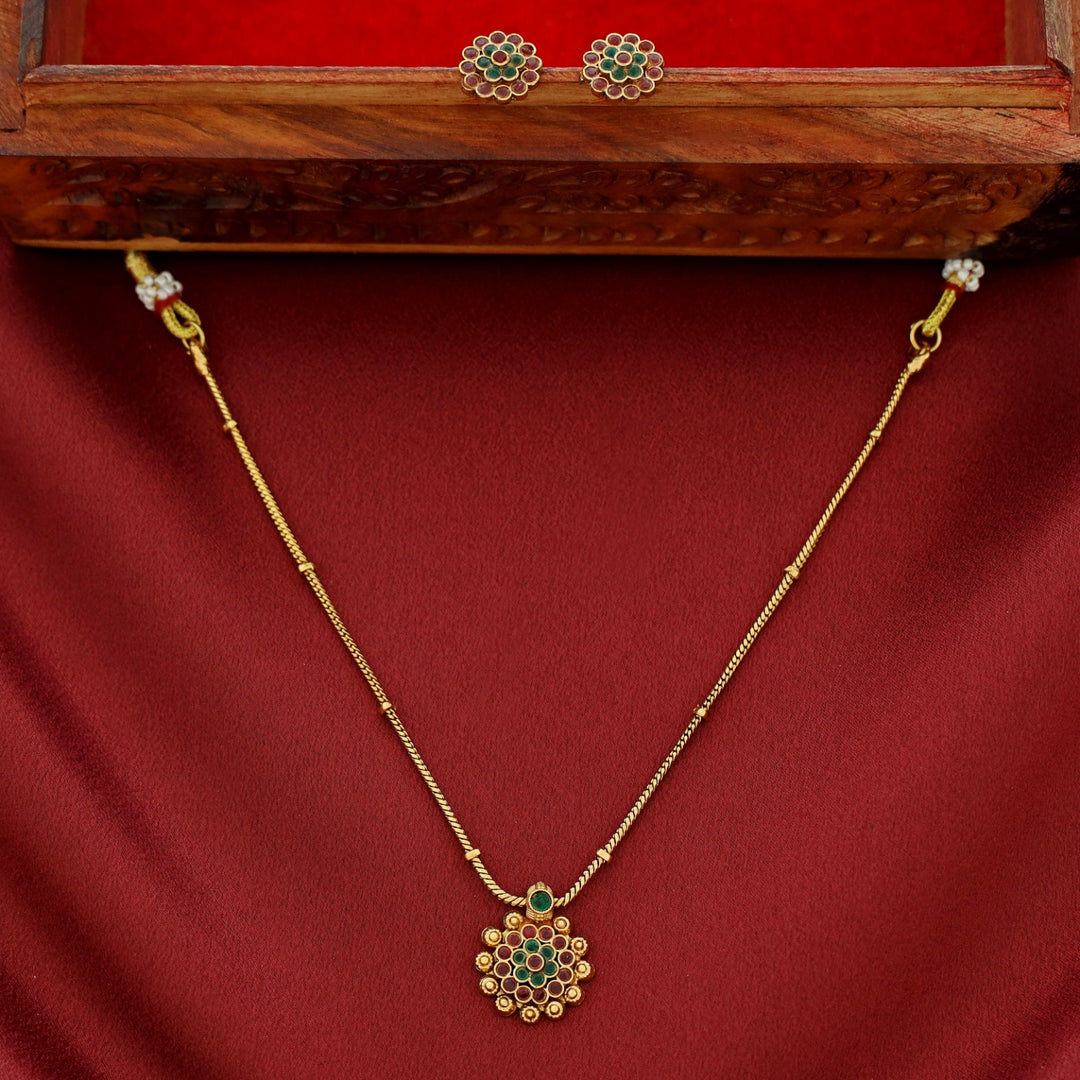 Tushara Floral Short Neckpiece With Stud