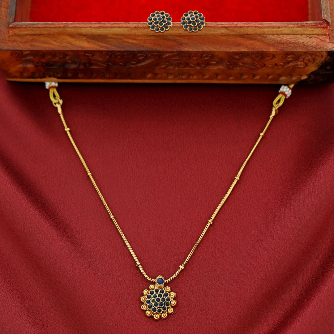 Tushara Floral Short Neckpiece With Stud