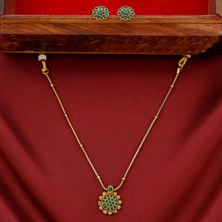 Tushara Floral Short Neckpiece With Stud