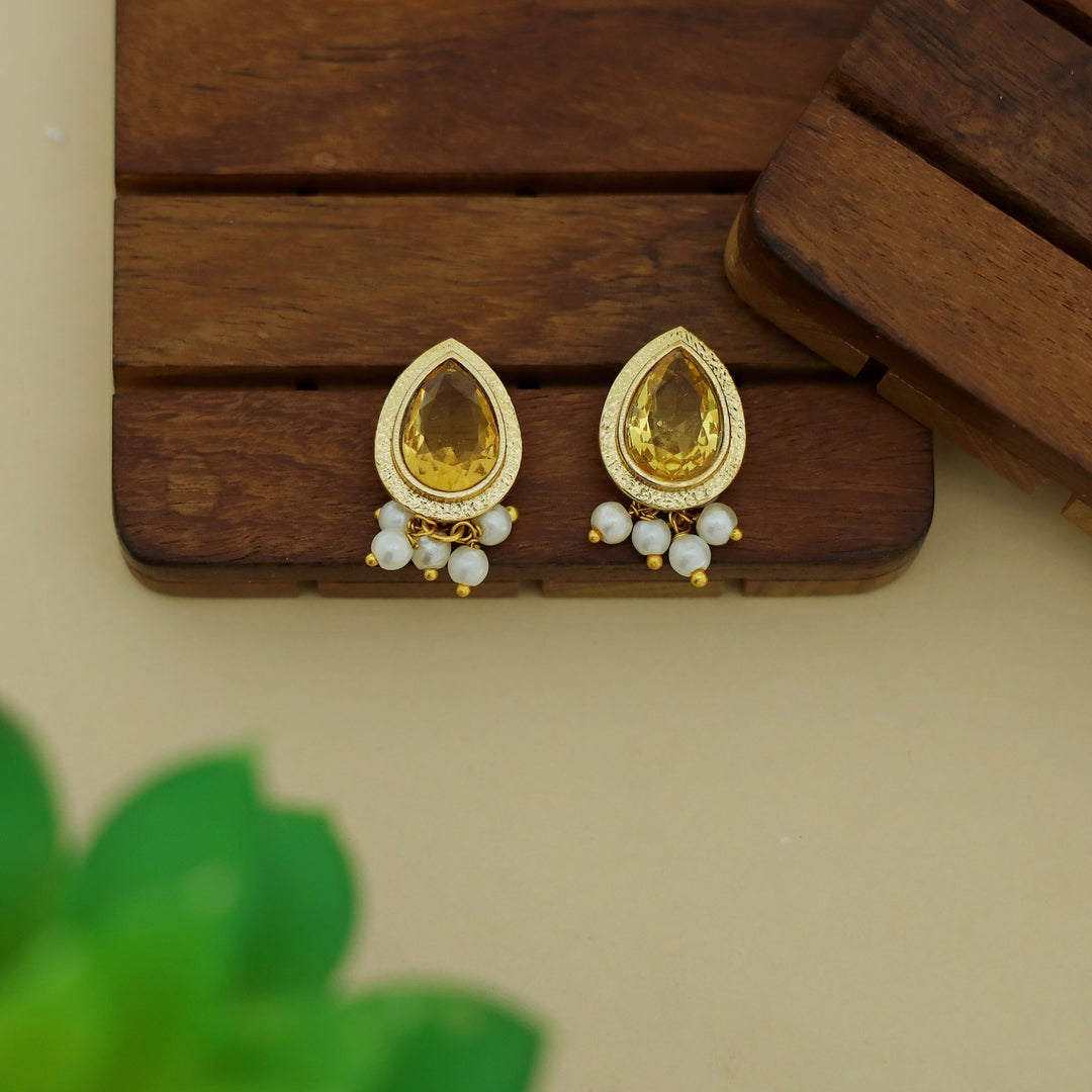 Giada Textured Drop Glossy Stone Pearl Earring