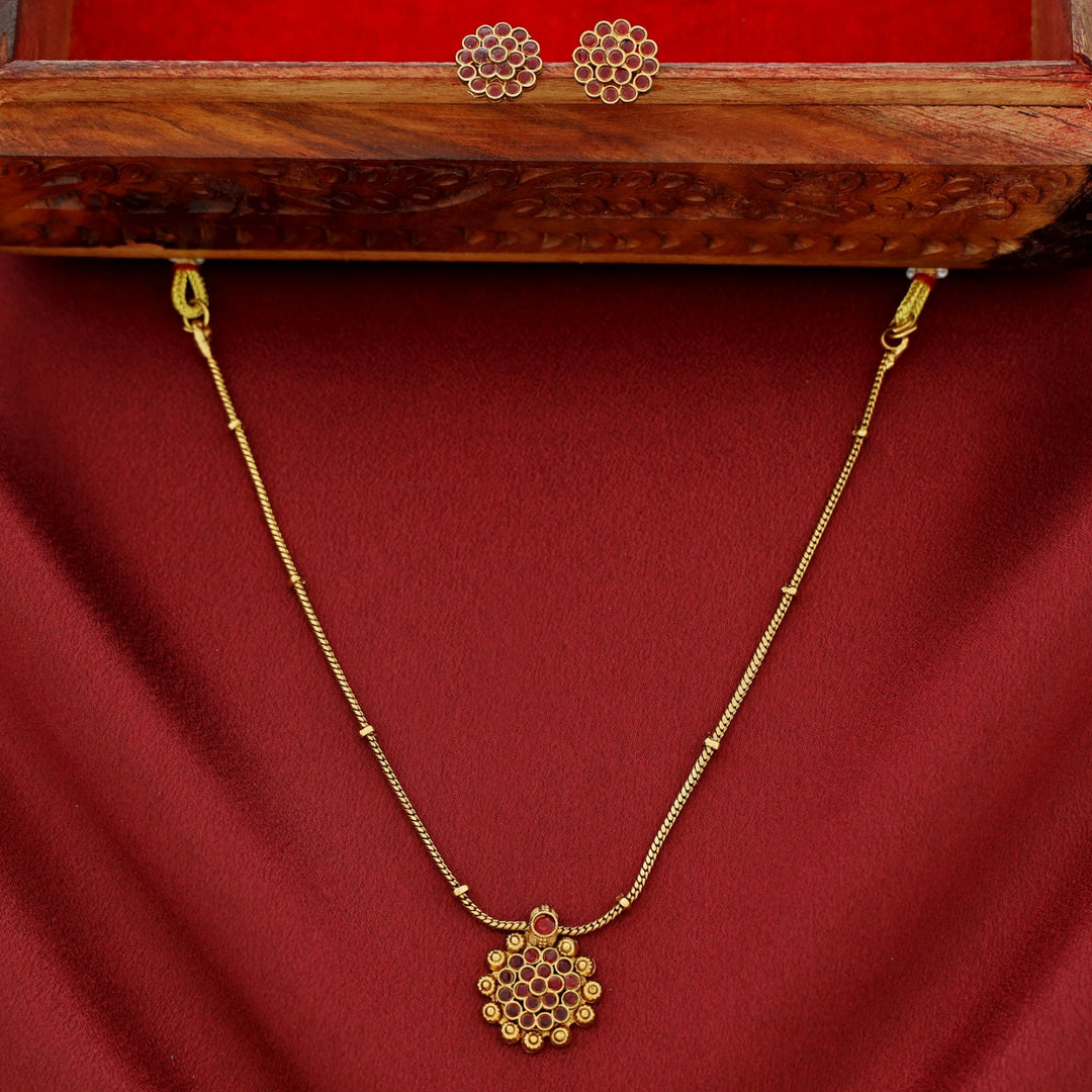 Tushara Floral Short Neckpiece With Stud