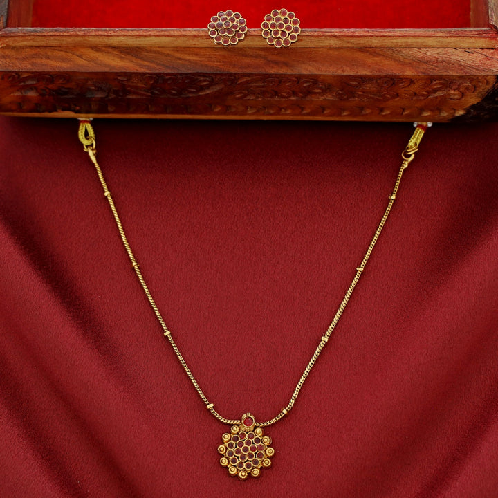Tushara Floral Short Neckpiece With Stud