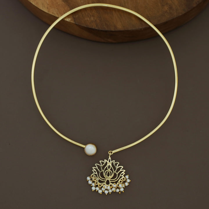 Dhana Lotus Single Pearl Neckcuff