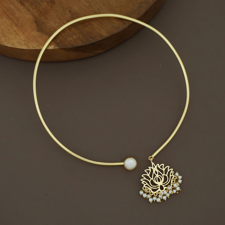Dhana Lotus Single Pearl Neckcuff