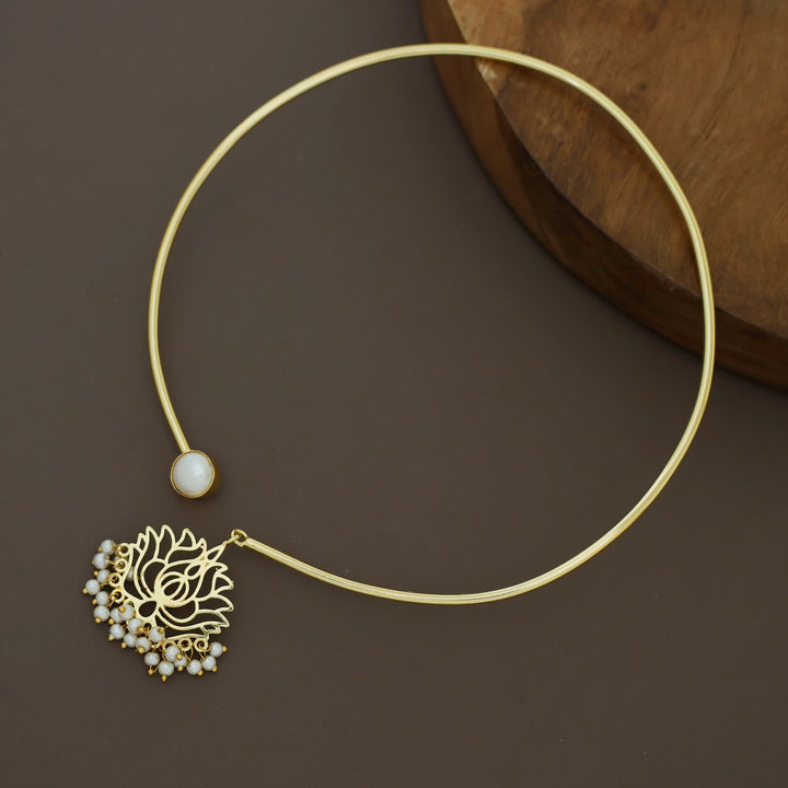Dhana Lotus Single Pearl Neckcuff