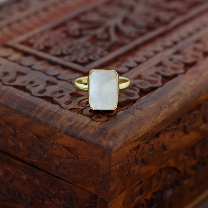 Single Stone Ring (Colour Options) Medium Size
