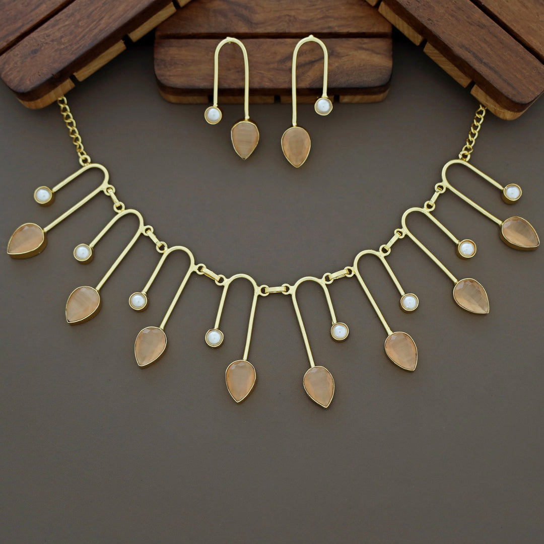 Delta Golden Glossy Drop Pearl Neckpiece With Earring