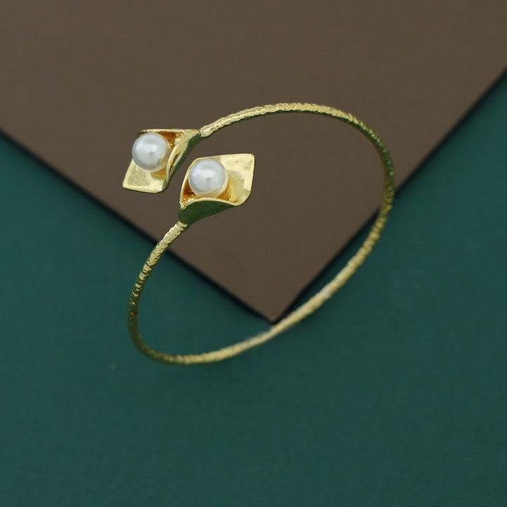 Golden Hammered Calla Lily Branch Pearl Bangle
