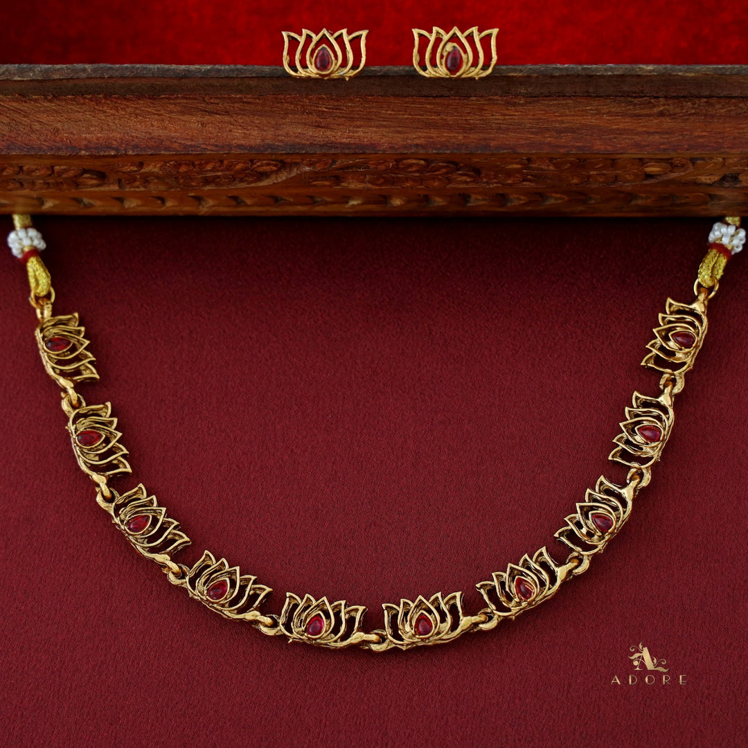 Anupama Padma Short Neckpiece With Earring