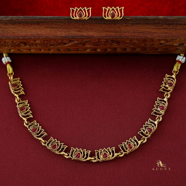 Anupama Padma Short Neckpiece With Earring