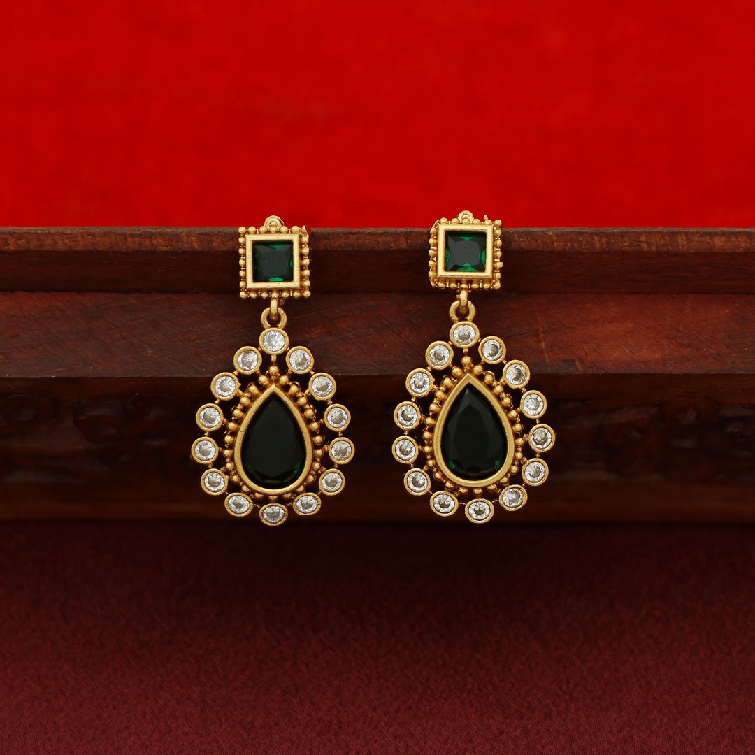 Jyotika  Drop Glossy Short Neckpiece With Earring