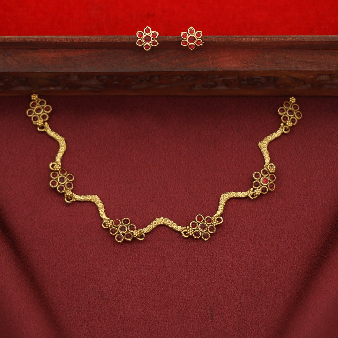 Deepashri 5 Flower Curvy Short Neckpiece With Earring