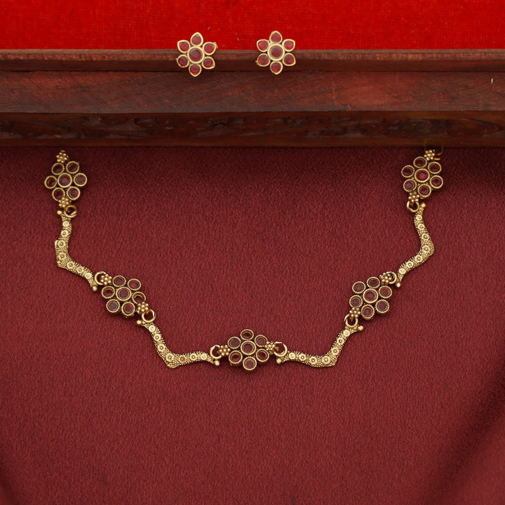 Deepashri 5 Flower Curvy Short Neckpiece With Earring