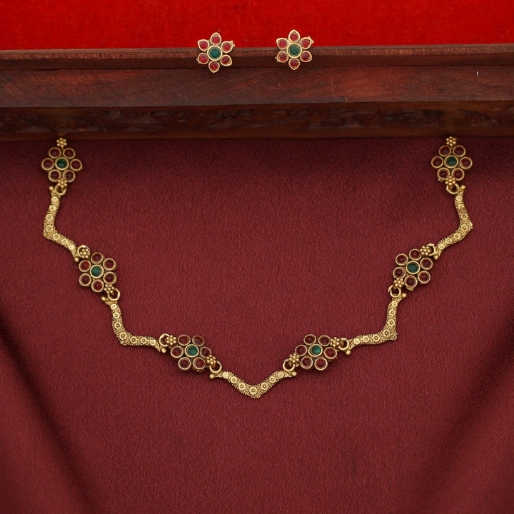 Deepashri 5 Flower Curvy Short Neckpiece With Earring