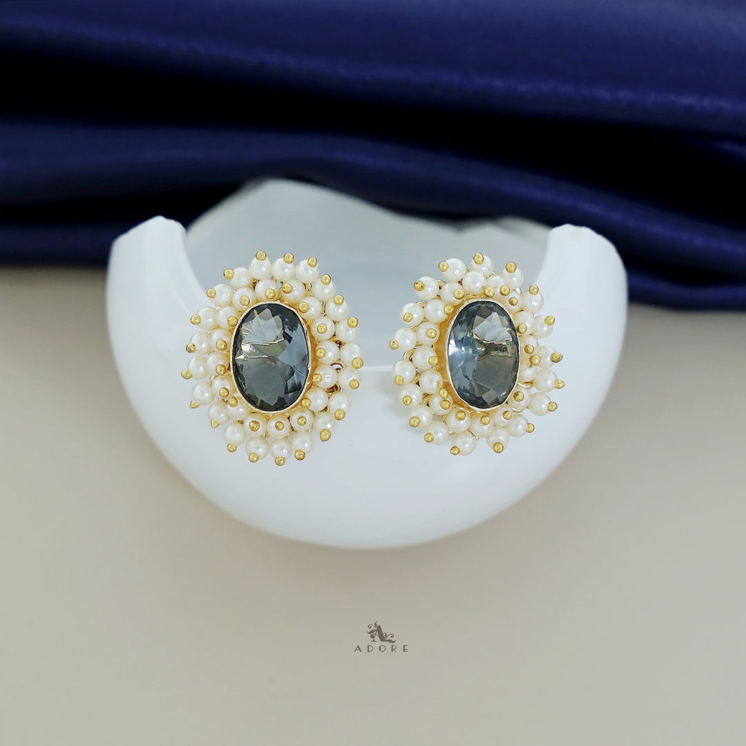 Ahelia Glossy Oval Cluster Pearl Earring