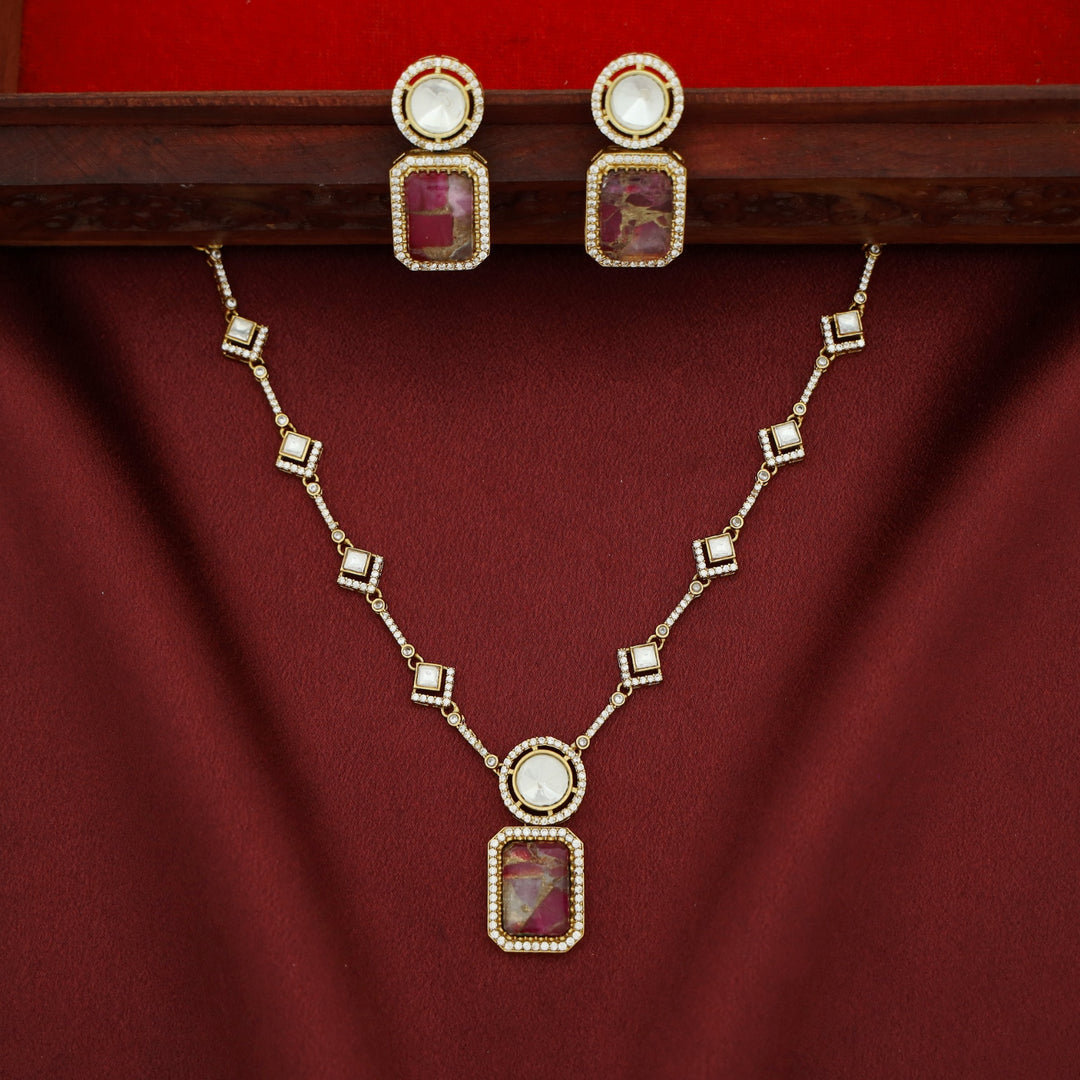 Charvi Multishape Kundan Short Neckpiece With Earring