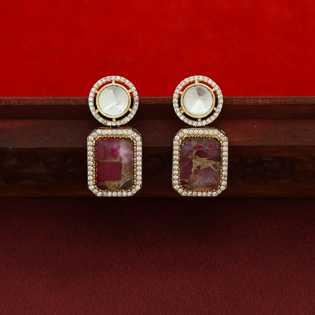 Charvi Multishape Kundan Short Neckpiece With Earring