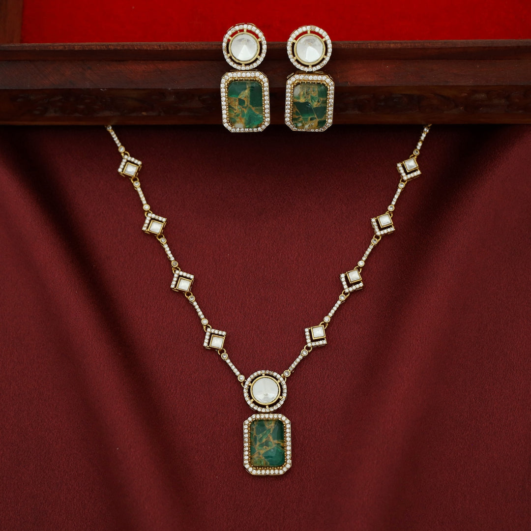 Charvi Multishape Kundan Short Neckpiece With Earring