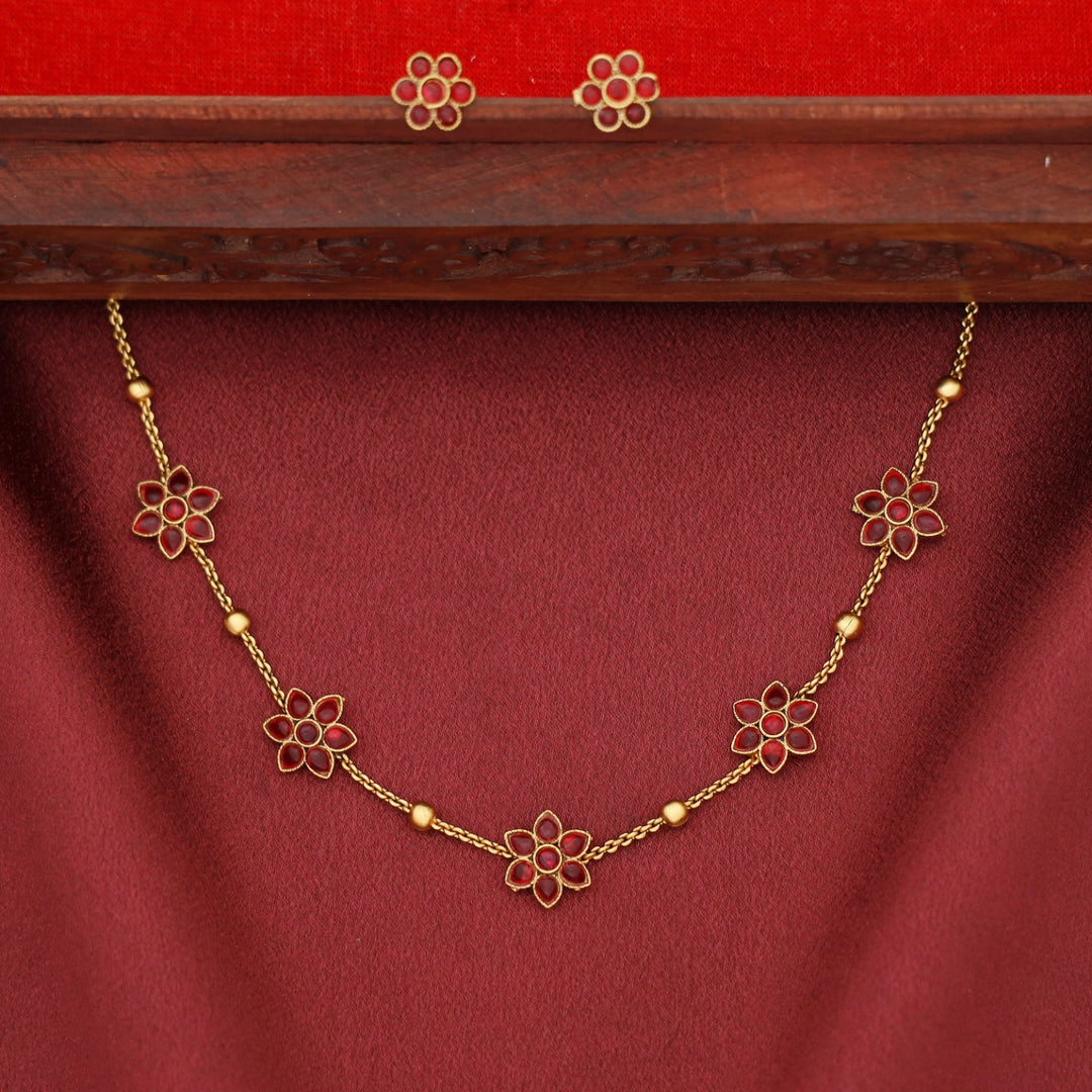 Thridha Golden Ball Flower Choker With Stud