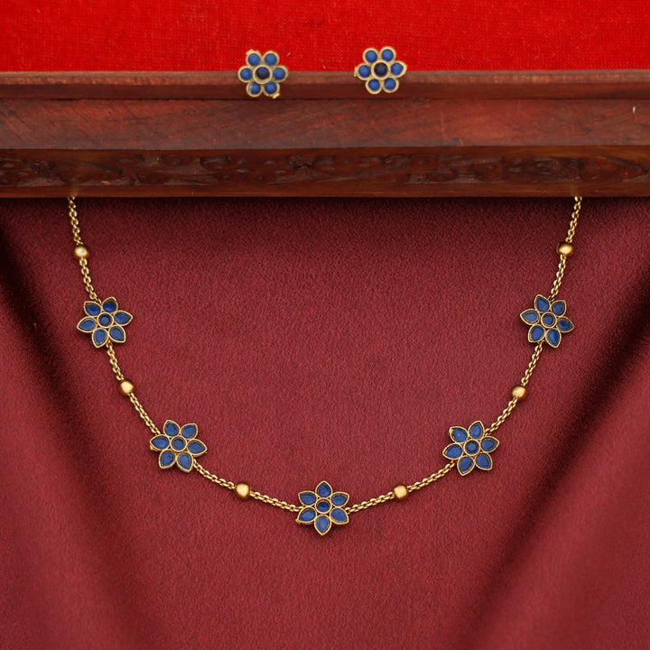 Thridha Golden Ball Flower Choker With Stud