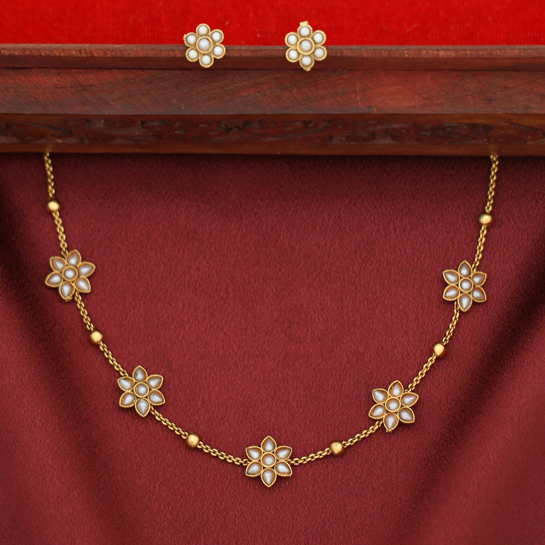 Thridha Golden Ball Flower Choker With Stud