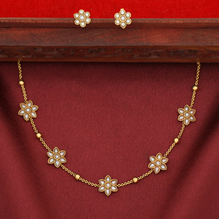 Thridha Golden Ball Flower Choker With Stud