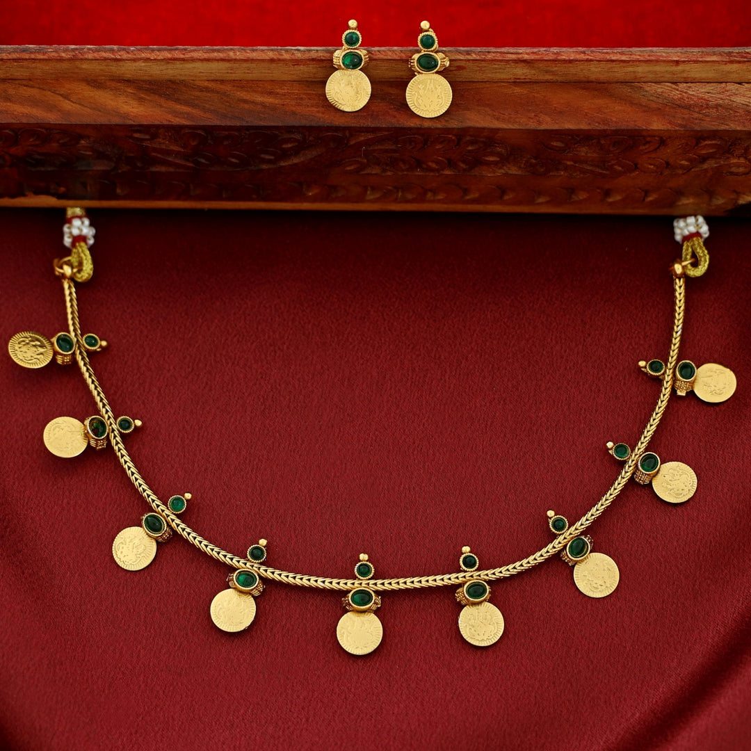 Disha Devi Kashi Short Neckpiece With Earring