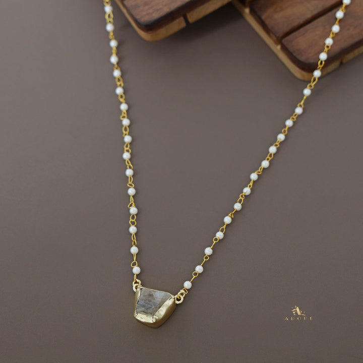 Nasmiya Raw Stone Neckpiece