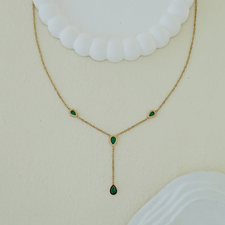 Auden Hanging Raindrop Neckpiece