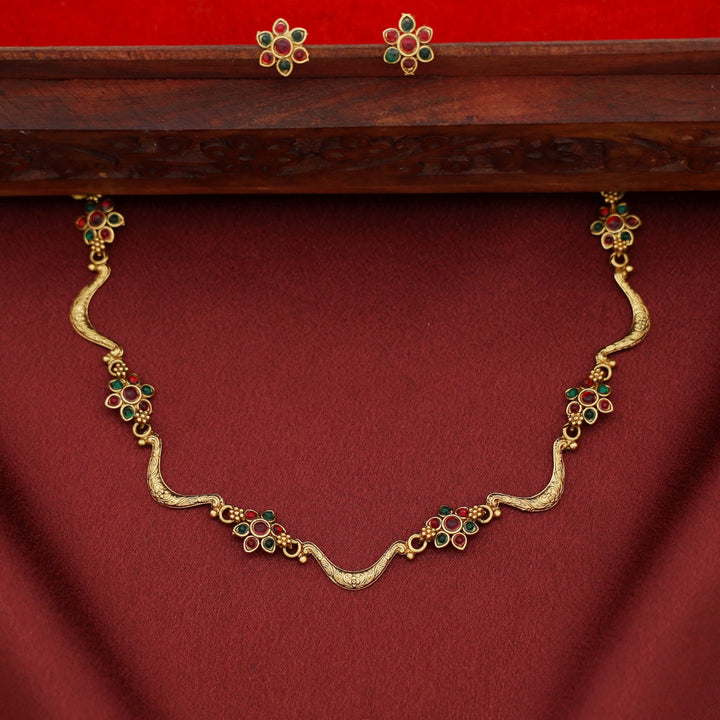Deepashri Tetra Flower Curvy Short Neckpiece With Earring