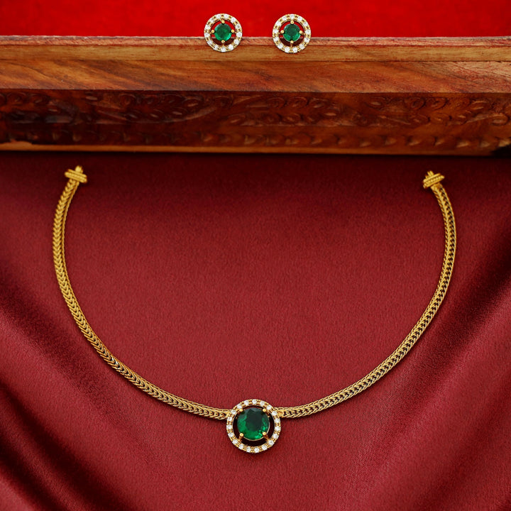 Laasya Curvy Round Choker With Stud